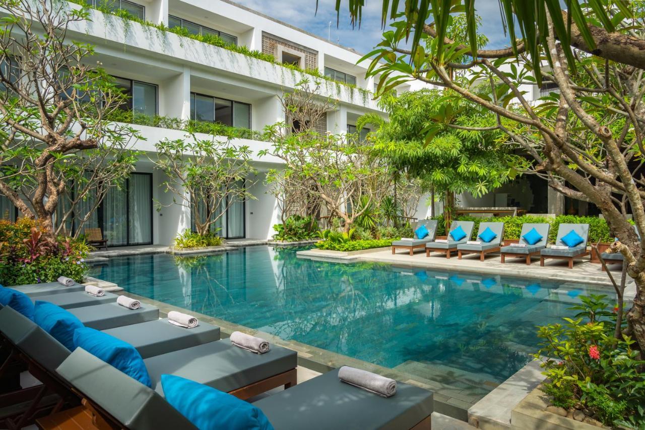 Eightfold Urban Resort Сиемрип Экстерьер фото The hotel's pool
