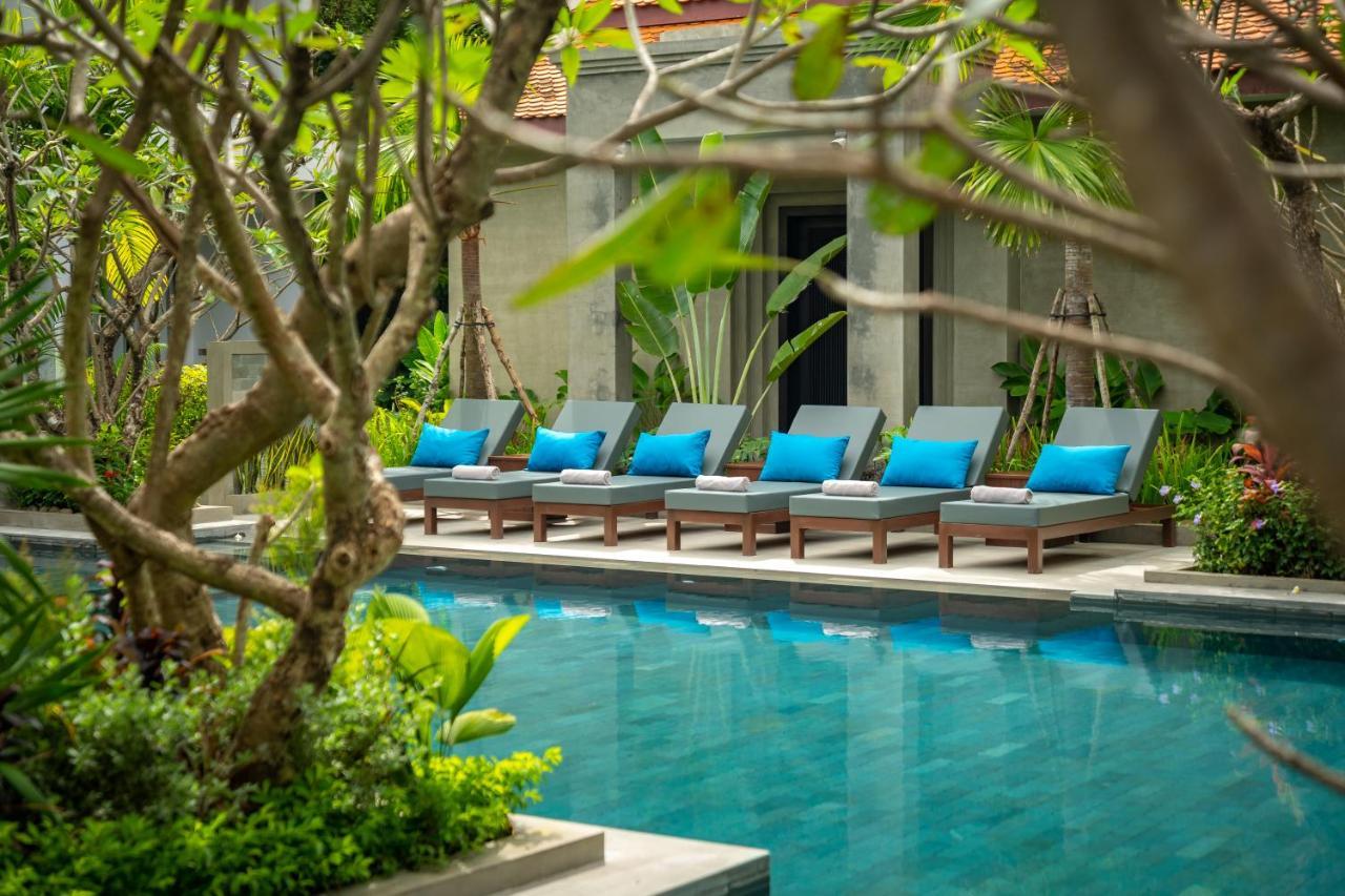 Eightfold Urban Resort Сиемрип Экстерьер фото The swimming pool at the hotel