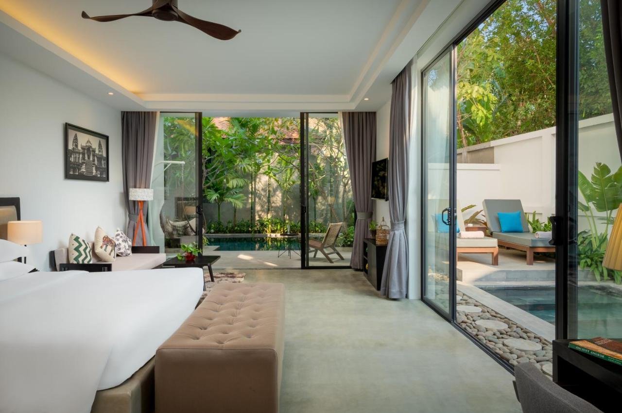 Eightfold Urban Resort Сиемрип Экстерьер фото A pool villa at The Village Phuket