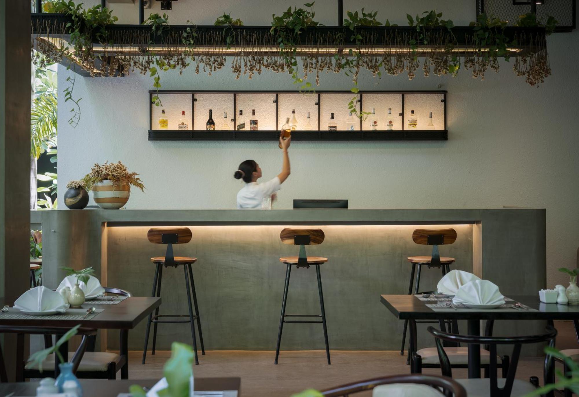 Eightfold Urban Resort Сиемрип Экстерьер фото Restaurant in Tokyo