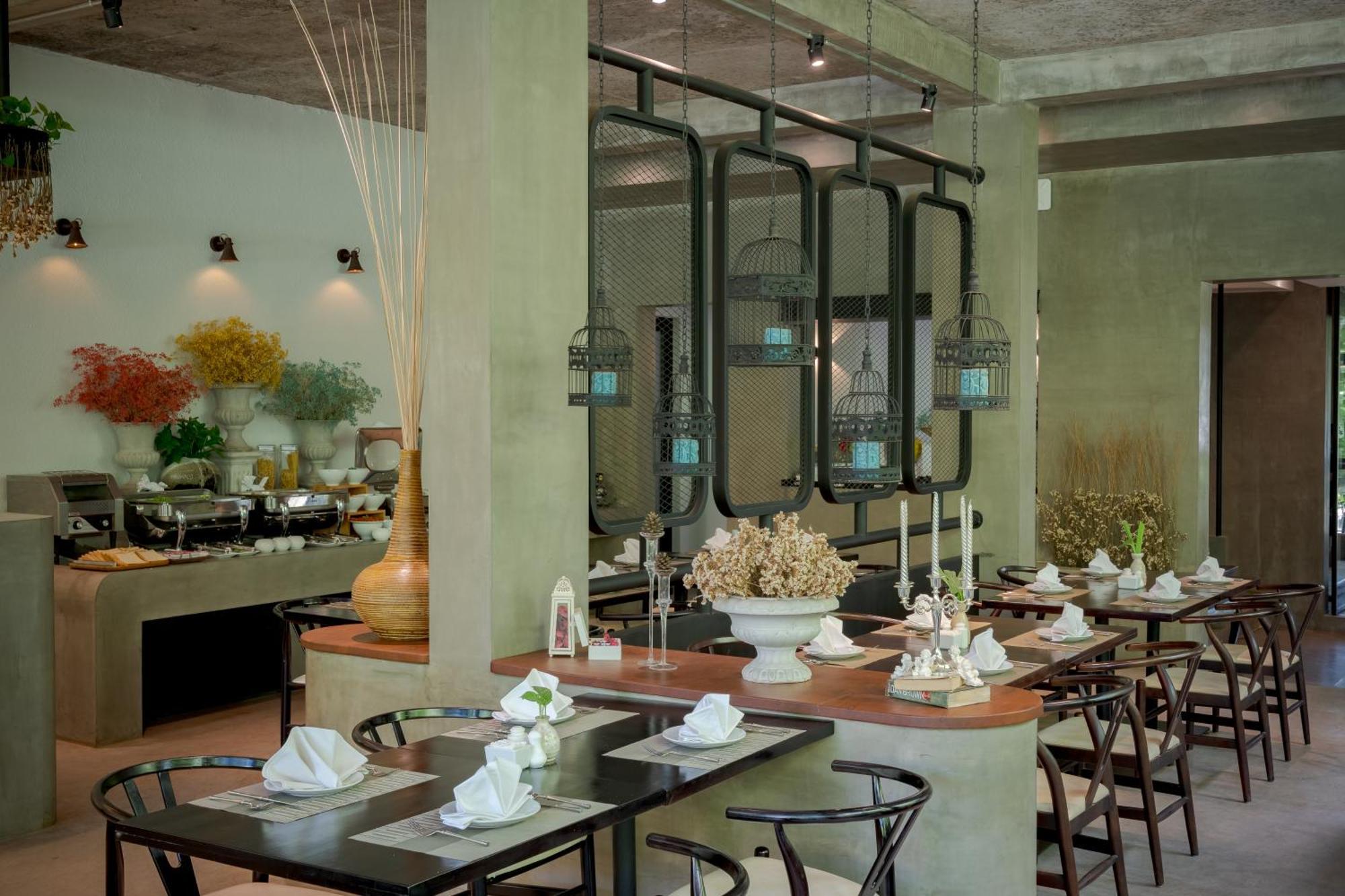 Eightfold Urban Resort Сиемрип Экстерьер фото Restaurant